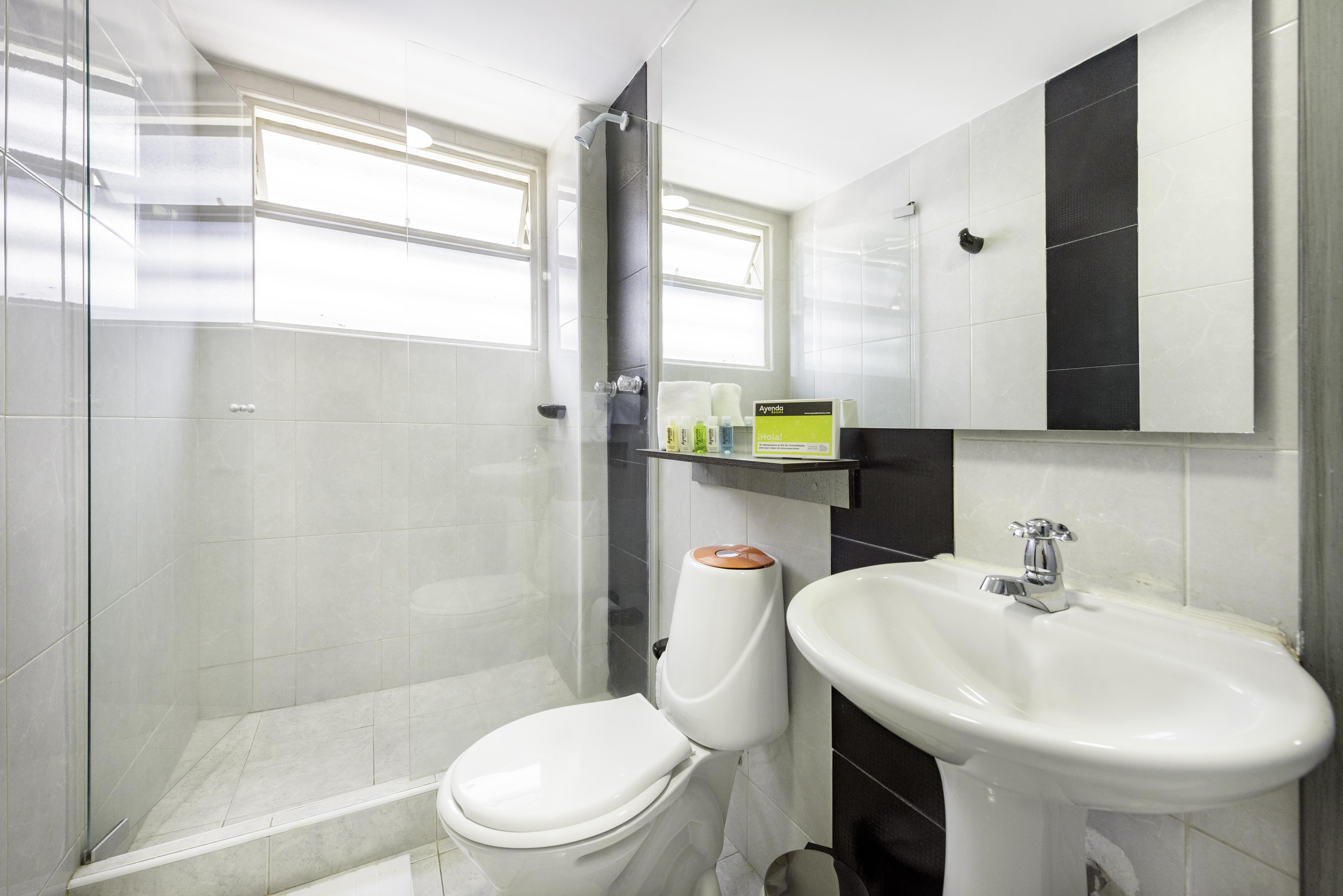 Ayenda 1024 Agora Inn Hotel Богота Экстерьер фото